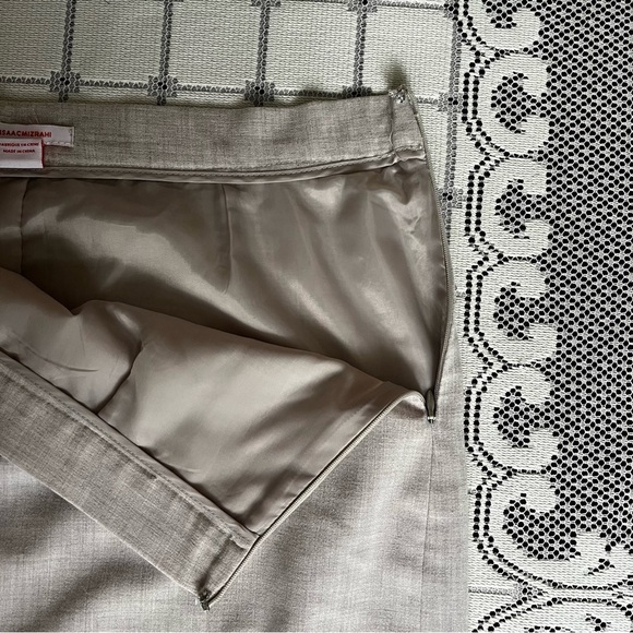 Issac Mizrahi beige midi pencil skirt with back slit - Picture 2 of 7